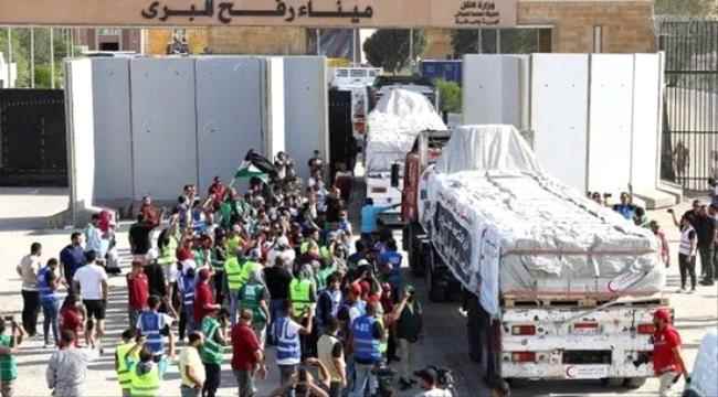 عبور قافلة ثانية من المساعدات الإنسانية إلى غزة 