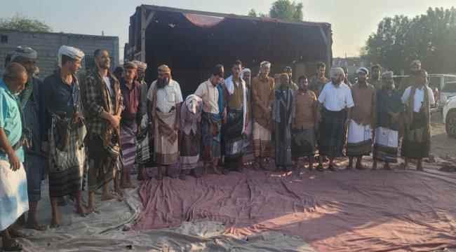 القائد أكرم فؤاد ومشايخ سلفيون يرعون صلحا قبليا في بئر أحمد بعدن 