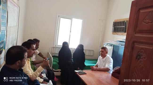 مدير عام دوعن يلتقي مدير المنظمات ومنسق البنك الدولي بمحافظة حضرموت