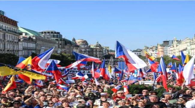 التشيكيون يحتجون ضد الحكومة لاهتمامها بأوكرانيا أكثر منهم
