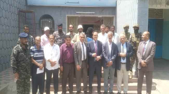 وزير الصحة العامة والسكان يزور مستشفى الأمراض النفسية والعصبية في العاصمة عدن