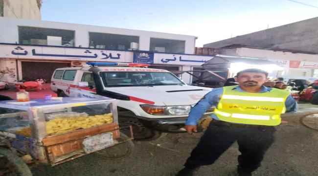 انتشار فرق خدمات الطوارئ الإسعافية 195 المجاني في مواقع مختلفة بعدن