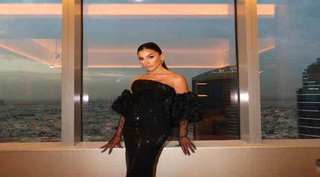 الفنانة دينا الشربيني تثير الجدل بإطلالتها الكاجوال... هل تستحق سعرها؟