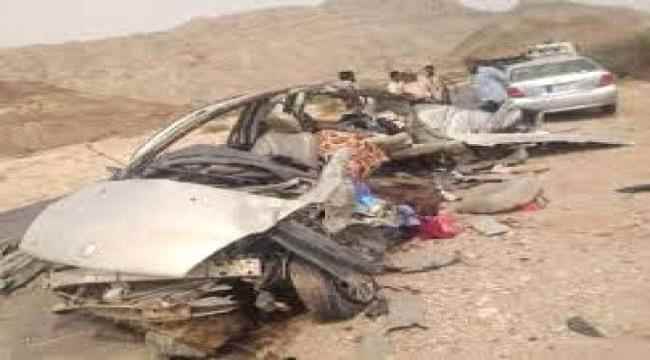 وفاة جنديان واصابة اخرين اثر انقلاب طقم عسكري بأبين