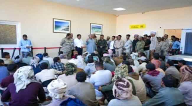 قيادة القوات المشتركة تسير رحلة طيران لنقل طلاب سقطرى الدارسين في الكليات العسكرية والمدنية  في المحافظات  المجاورة. 