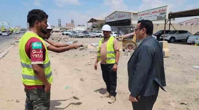 مدير عام المنصورة يثمن دور القطاع الخاص في تحسين الصورة الجمالية للمديرية