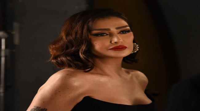 الفنانة غادة عبد الرازق تحتفل بزفاف ابن شقيقتها بلا نجوم الفن