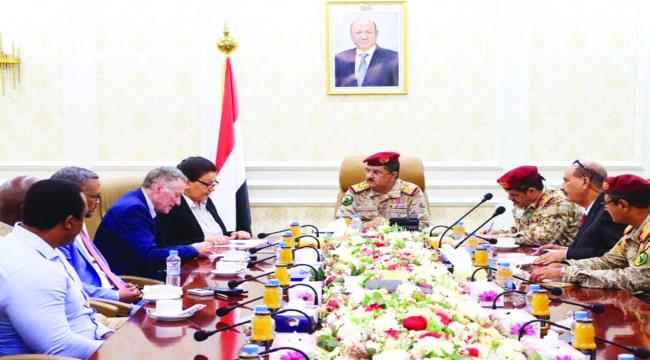غروندبرغ يحث الحوثيين على خفض التصعيد