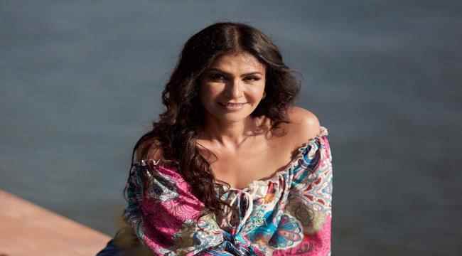 الفنانة بسمة: قدّمتُ دور الأم لفنانين في مثل سنّي... وهذا الأمر لا يقلقني