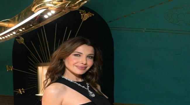 المطربة اللبنانية نانسي عجرم تبهر الجميع بقلادة فخمة من ماسة نادرة