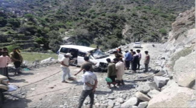 حادث مروري مروع يودي بحياة شخصين في يافع 