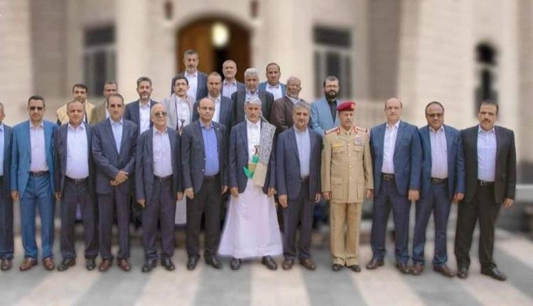 صحيفة سعودية : أجنحة الحوثيين تتقاسم حكومة الانقلاب وتقصي «مؤتمر صنعاء»
