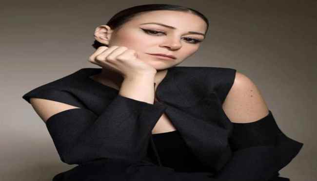النجمة منة شلبي توجّه رسالة شكر لجمهور السعودية بعد نجاح مسرحيتها (صور)