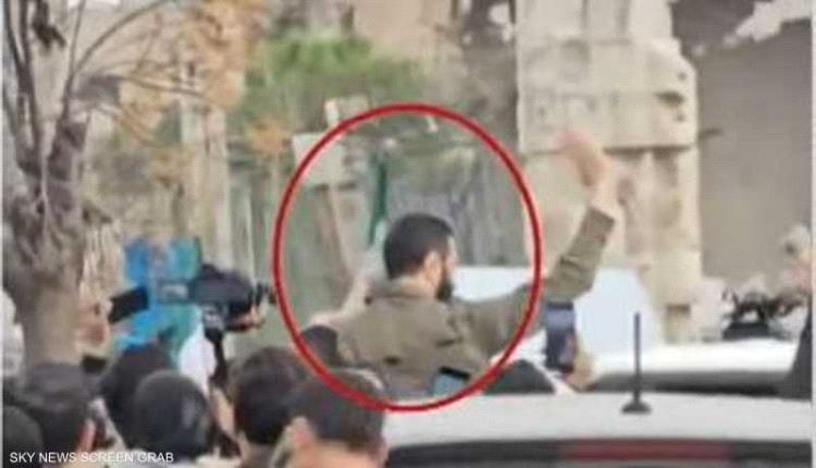 ظهور "عصري" للجولاني.. ما الرسالة التي يريد إيصالها؟