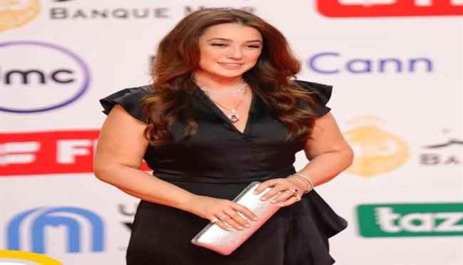 الفنانة كندة علوش تعلن شفائها من السرطان ثم تحذف الصورة