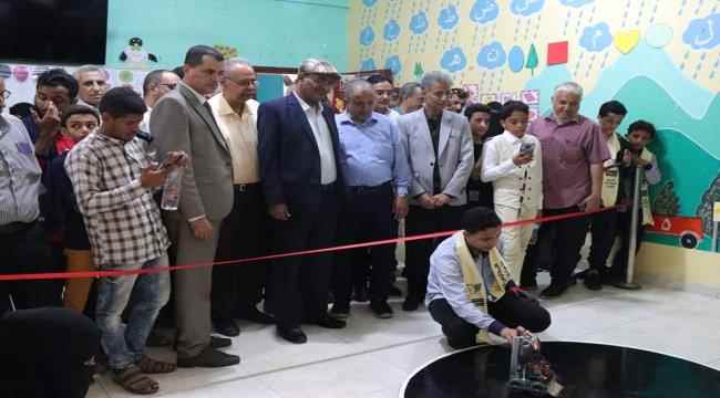 وكيل وزارة التربية لقطاع التعليم يدشن بطولة النورس الثالثة للروبوت والذكاء الاصطناعي 2024 بعدن 