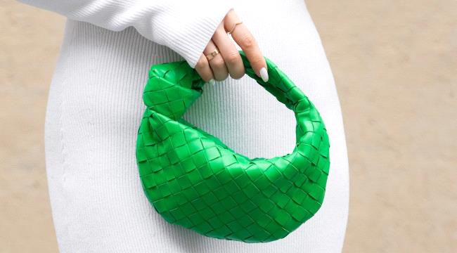 أسلوب «المينيماليزم».. إليكِ أفضل حقائب 2024