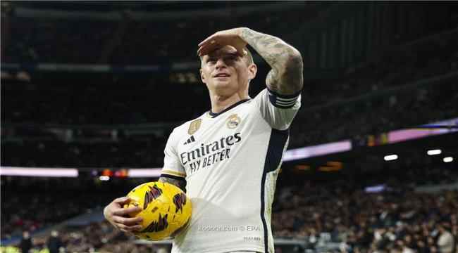 ريال مدريد يحدد موقفه من تجديد عقد كروس