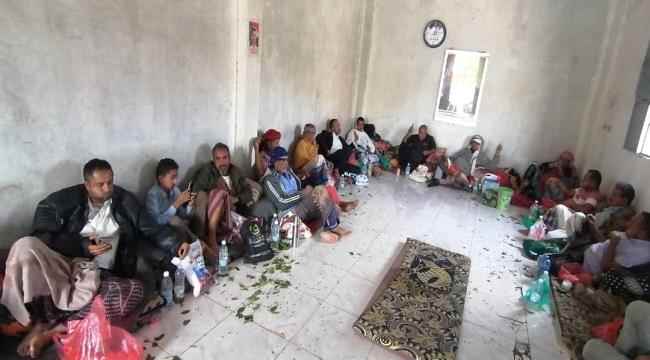 قيادات من السلطة المحلية والانتقالي بالضالع يزورون مديرية الحصين