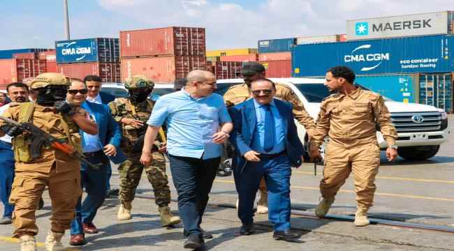 جهود وزير النقل تثمر في استعادة النشاط التجاري الحيوي لميناء عدن وزيادة قدرته التنافسية