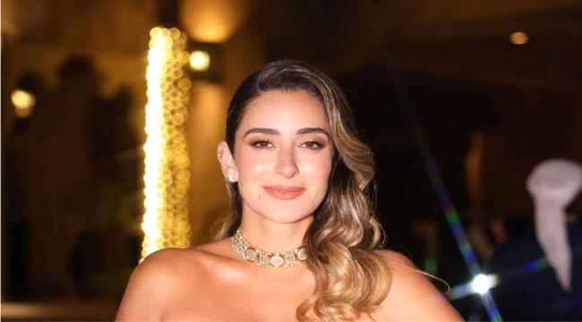 الفنانة أمينة خليل بعد تعاقدها على بطولة أول عمل مسرحي تقرر خوض تجربة الوقوف على المسرح