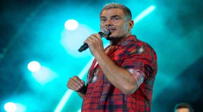 النجم الكبير عمرو دياب يحي حفلاً جماهيريًا، بشاطئ شيدز بمدينة جدة السعودية