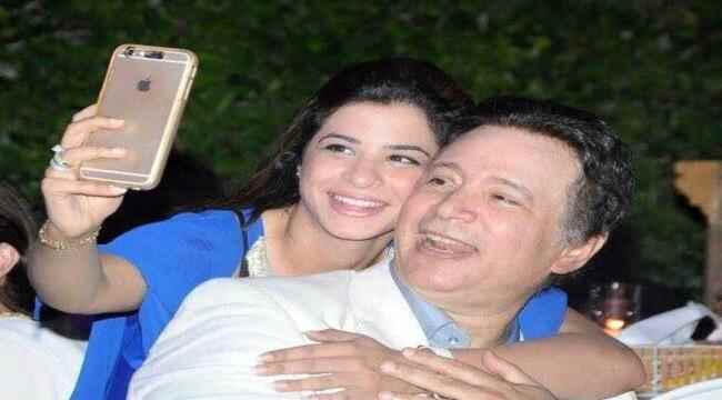 ابنة الفنان إيمان البحر درويش، تثير قلق الجمهور على والدها حين كشفت عن تطورات حالته الصحية