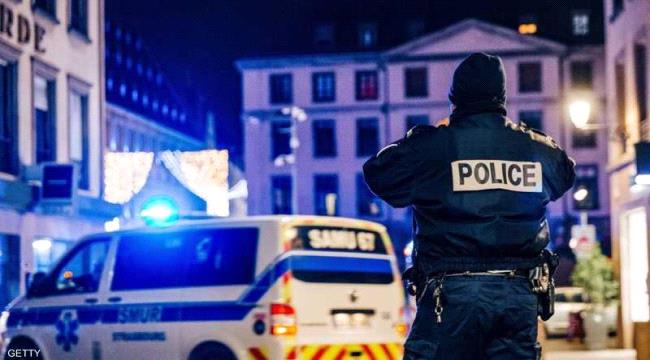 مقتل رجل هدد شرطيين بـ"سكّين جزّار" في باريس
