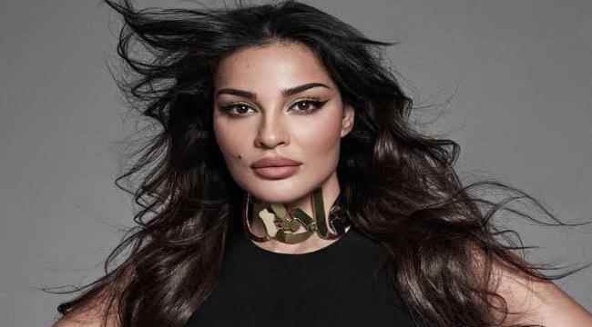 الفنانة نادين نسيب نجيم تردّ على مهاجمي صورتها وتعتذر لهذا السبب