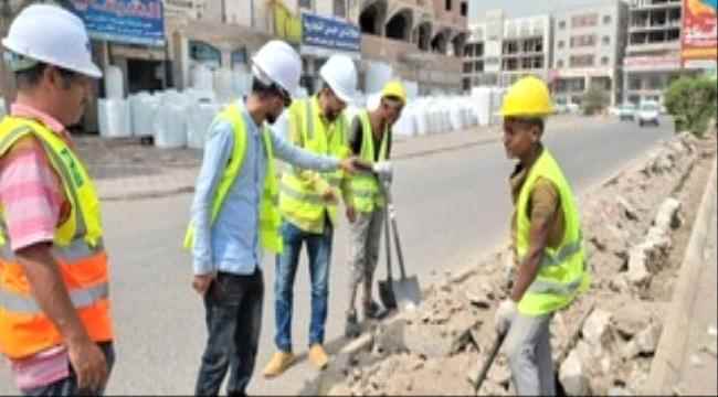 مدير عام الشيخ عثمان يدشن مشروع إعادة تأهيل شارع الفقيد الفنان محمد سعد عبدالله