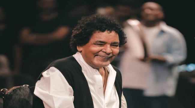 قبل حفل الأوبرا وزيرة الثقافة المصرية تكشف عن إصابة محمد منير