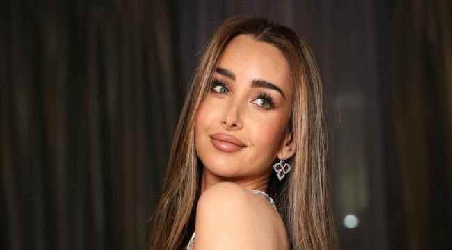 هنا الزاهد تعلّق  وتكشف عن سعادتها على تعاونها للمرة الثانية مع تامر حسني وهو يردّ