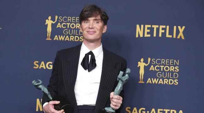 نجمات هوليوود يخطفن الأنظار و«Oppenheimer» يكتسح «SAG Awards».