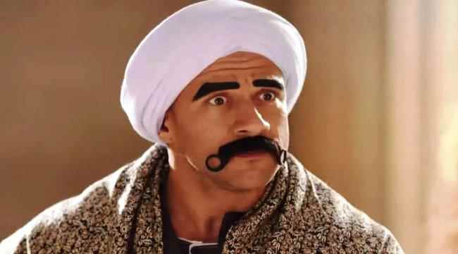 أحمد مكي بهذه الطريقة يخرج من أزمة حريق "دوار الكبير" 