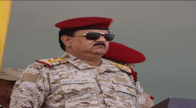 في حوار مع صحيفة بحرينية.. وزير الدفاع: ضغوطات دولية اوقفت تحرير الحديدة وتجربة الاتفاقات مع المليشيات مليئة بالفشل