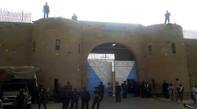 محاولتا انتحار بين نزيلات سجن في إب بعد أيام من الاعتداء عليهن