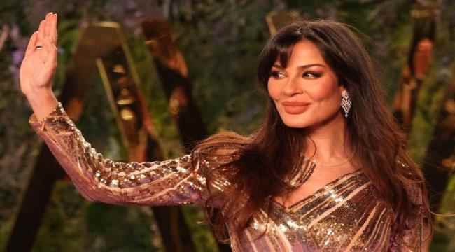 النجمة نادين نسيب نجيم تمازح خطيبها