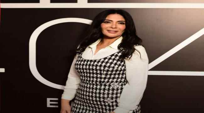 احتفلت الفنانة منى زكي بعرض أحدث أفلامها "رحلة 404" بحضور زوجها الفنان أحمد حلمي