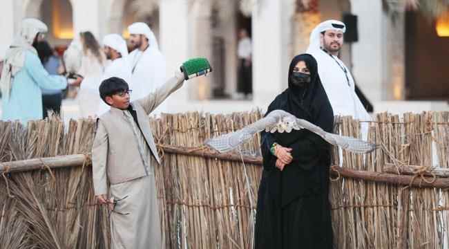 تدهش جمهور «مهرجان الحصن» «الصقارة» مهنة أصيلة من تراث الإمارات