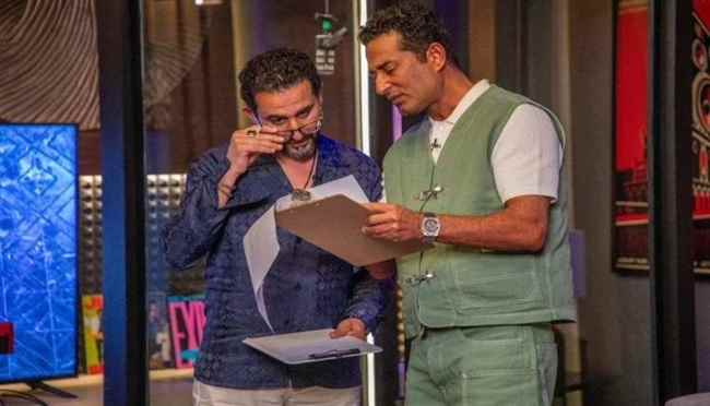 الفنان أحمد حلمي يسخر من الفنان أحمد والفنان عمرو سعد في برنامجهما