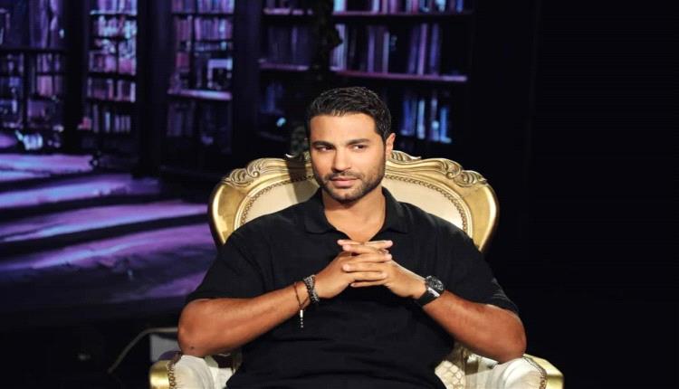 الفنان كريم فهمي يكشف سرًا عن "أزمة منتصف العمر" بعد عام من عرضه