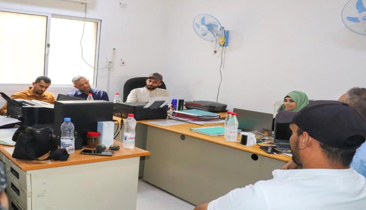 مدير صيرة يناقش سير مشروع ترميم المباني التاريخية مع ممثلي الجهات المنفذة

