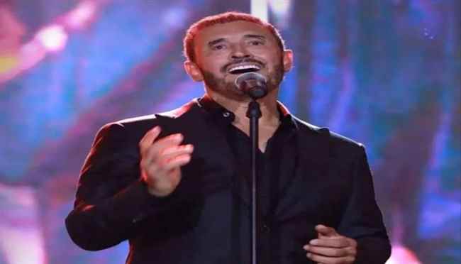 لقطات طريفة بين النجم كاظم الساهر وجمهوره في العلمين