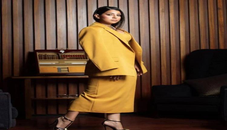 الفنانة آيتن عامر تثير الجدل بصورة بملابس السجن