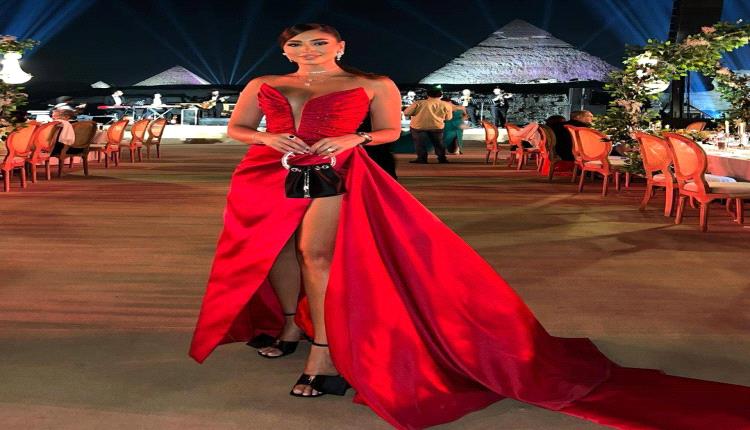عارضة الازياء نيكول سعفان تُتقن صيحات الموضة في "البيكيني"