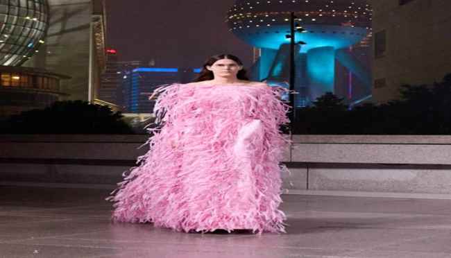 BALENCIAGA بالنسياغا ربيع 25
