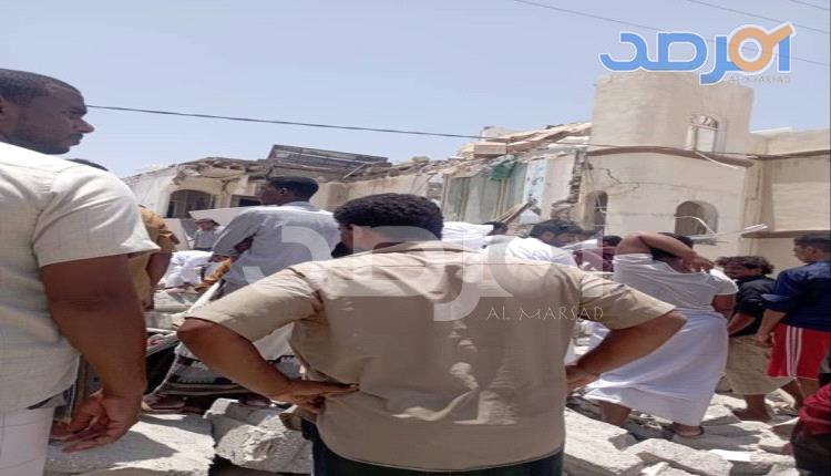 انفجار منزل بسبب بطاريات الطاقة في المهرة يؤدي إلى وفيات وعمليات الإنقاذ مستمرة