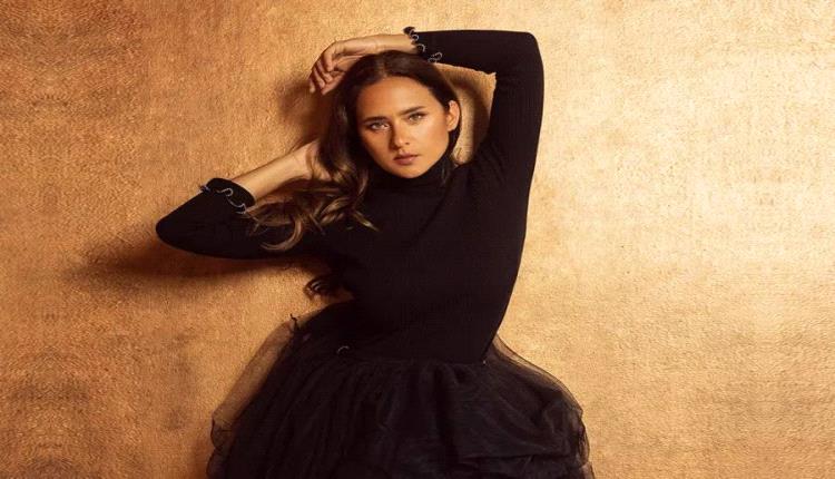 الظهور الأول للفنانة نيللي كريم بعد طلاقها في حفل زفاف جميلة عوض