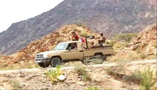 القوات المسلحة الجنوبية تستهدف مواقع الحوثيين في جبهة أمحلحل بأبين