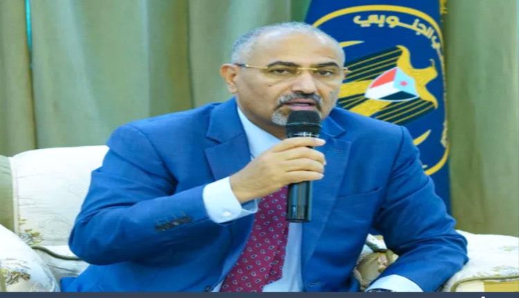 الرئيس الزُبيدي يطالب انتقالي عدن بالعمل من أجل الجميع
